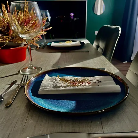 Airport Bedroom With Bathroom, Balcony, Aircondition, Self Checkin, 24 Check-in After 3pm Mqabba